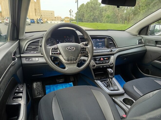 Hyundai Elantra 2018, 118,400 km - 2.0 l - Bakı