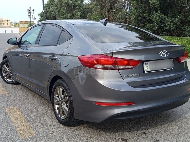 Hyundai Elantra 2018, 118,400 km - 2.0 l - Bakı