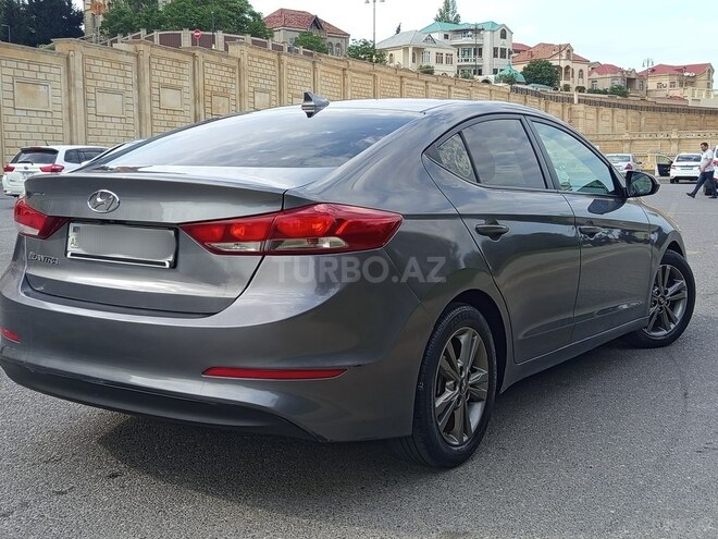 Hyundai Elantra 2018, 118,400 km - 2.0 l - Bakı