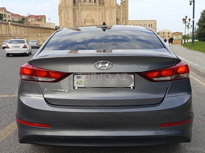 Hyundai Elantra 2018, 118,400 km - 2.0 l - Bakı