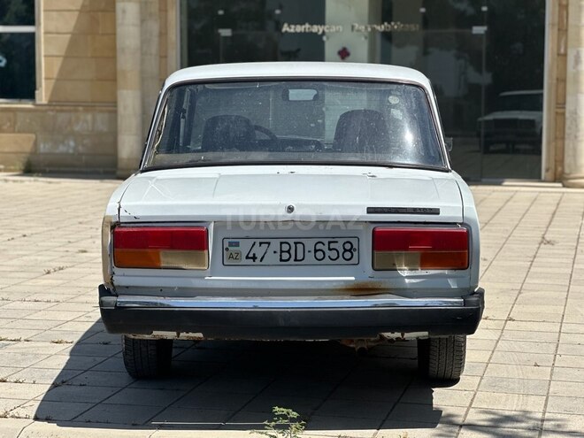 LADA (VAZ) 2107 2009, 95,000 km - 1.6 l - Salyan