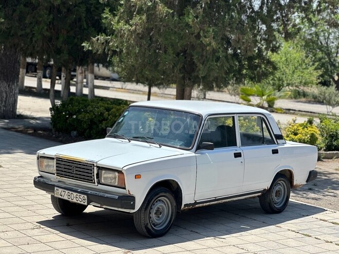 LADA (VAZ) 2107 2009, 95,000 km - 1.6 l - Salyan