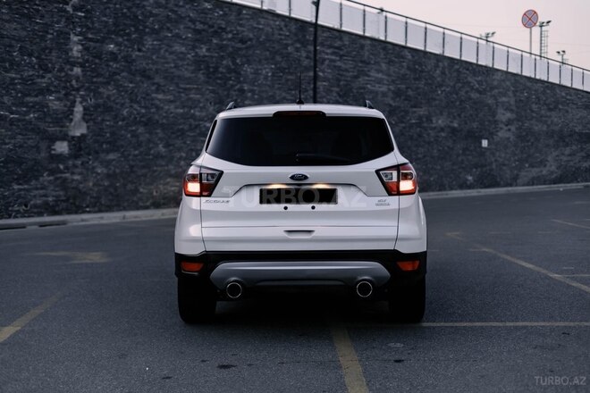 Ford Escape 2017, 165,000 km - 2.0 l - Bakı