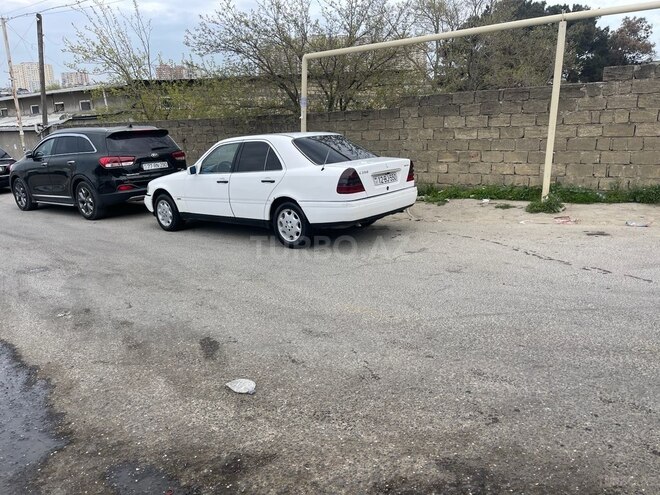 Mercedes C 250 d 1995, 256,800 km - 2.5 l - Bakı