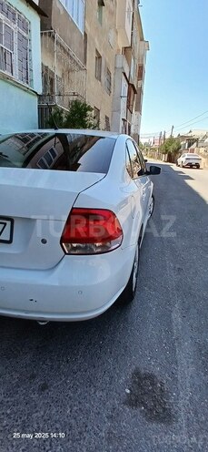 Volkswagen Polo 2014, 134,370 km - 1.6 l - Bakı