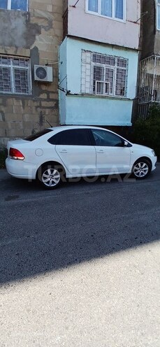 Volkswagen Polo 2014, 134,370 km - 1.6 l - Bakı