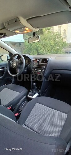 Volkswagen Polo 2014, 134,370 km - 1.6 l - Bakı