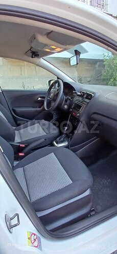 Volkswagen Polo 2014, 134,370 km - 1.6 l - Bakı