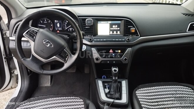 Hyundai Avante 2016, 137,000 km - 1.6 л - Bakı