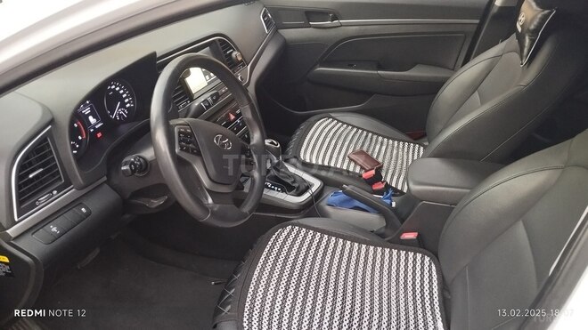 Hyundai Avante 2016, 137,000 km - 1.6 л - Bakı