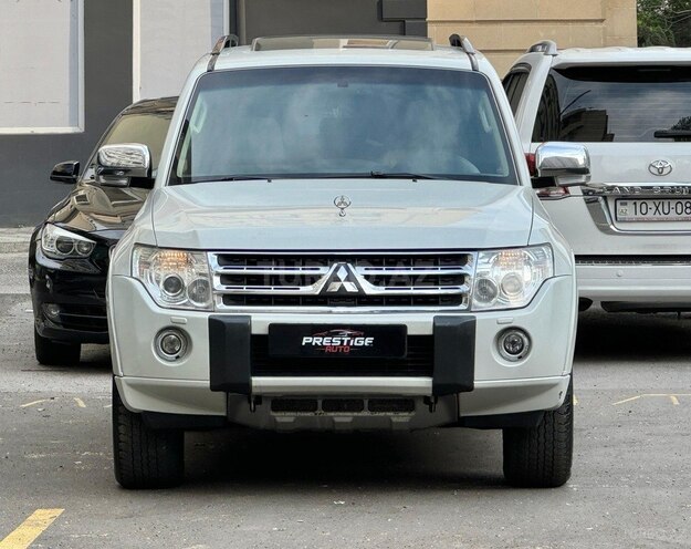 Mitsubishi Pajero 2010, 192,000 km - 3.5 л - Bakı