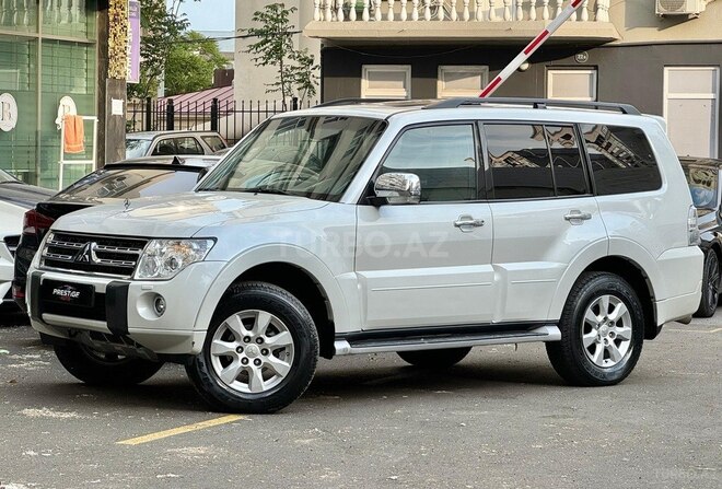 Mitsubishi Pajero 2010, 192,000 km - 3.5 л - Bakı