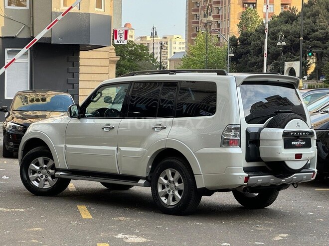 Mitsubishi Pajero 2010, 192,000 km - 3.5 л - Bakı