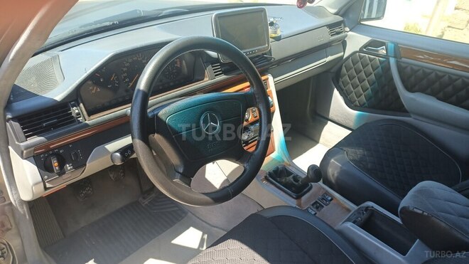 Mercedes E 300 d 1990, 368,523 km - 3.0 л - Bakı