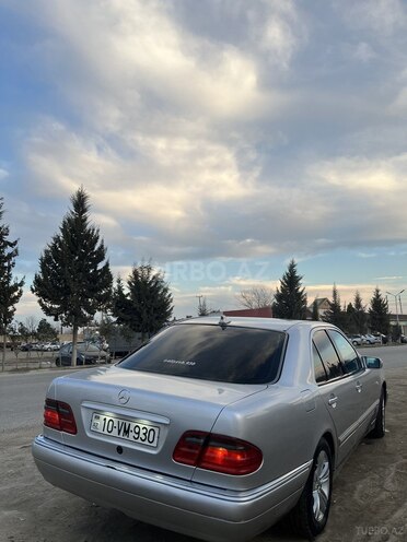 Mercedes E 230 1996, 234,250 km - 2.3 l - Salyan