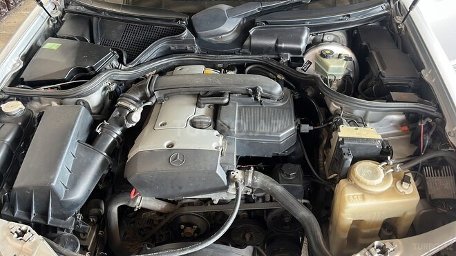 Mercedes E 230 1996, 234,250 km - 2.3 l - Salyan