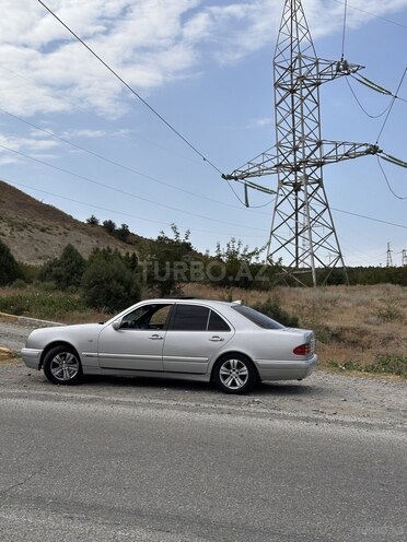 Mercedes E 230 1996, 234,250 km - 2.3 l - Salyan