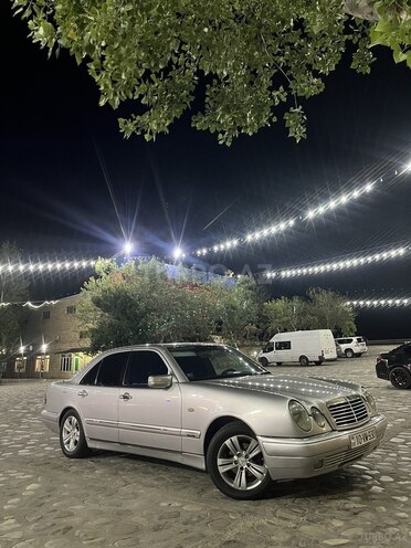Mercedes E 230 1996, 234,250 km - 2.3 l - Salyan