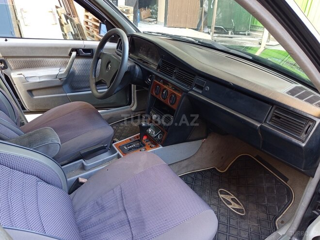 Mercedes 190 1993, 228,000 km - 2.0 l - Bakı