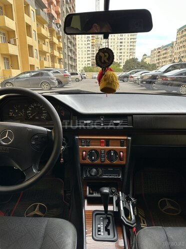 Mercedes E 220 1994, 383,485 km - 2.2 l - Bakı