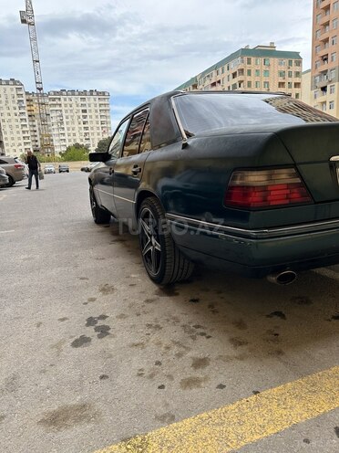Mercedes E 220 1994, 383,485 km - 2.2 l - Bakı