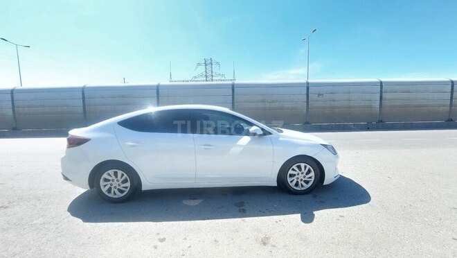 Hyundai Elantra 2019, 131,000 km - 2.0 л - Bakı