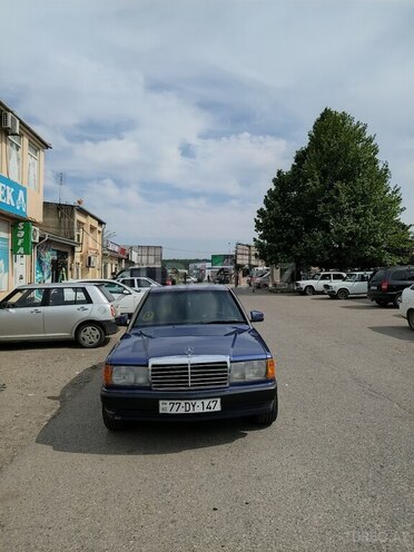 Mercedes 190 1992, 200,000 km - 2.3 l - Qusar