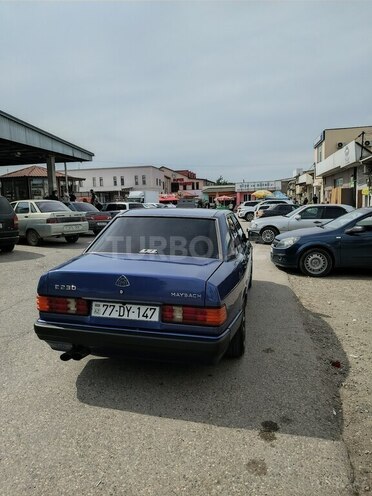 Mercedes 190 1992, 200,000 km - 2.3 l - Qusar
