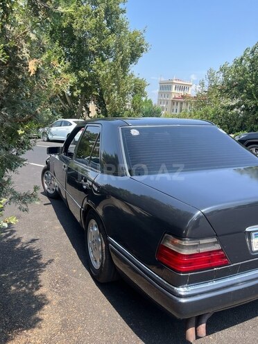 Mercedes E 220 1995, 430,000 km - 2.2 l - Bakı