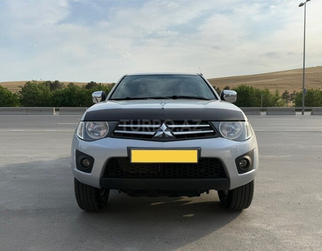 Mitsubishi L200 2013, 195,215 km - 2.5 l - Bakı