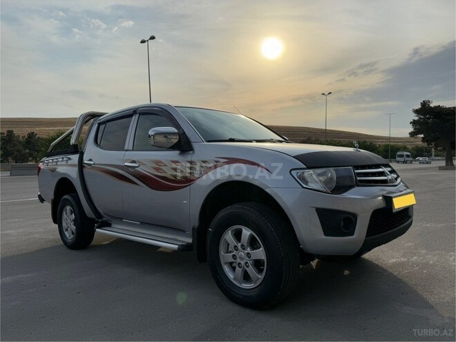 Mitsubishi L200 2013, 195,215 km - 2.5 l - Bakı