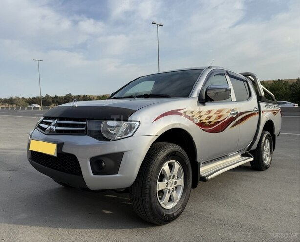 Mitsubishi L200 2013, 195,215 km - 2.5 l - Bakı