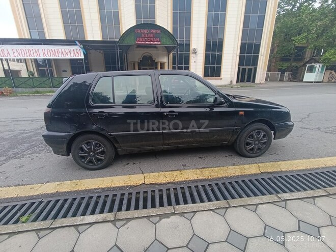 Volkswagen Golf 1993, 390,235 km - 1.9 l - Balakən