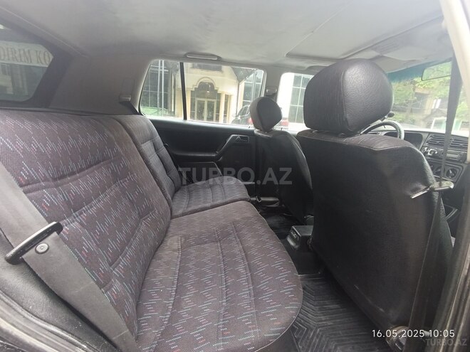 Volkswagen Golf 1993, 390,235 km - 1.9 l - Balakən