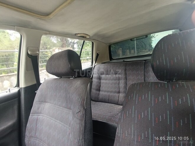 Volkswagen Golf 1993, 390,235 km - 1.9 l - Balakən