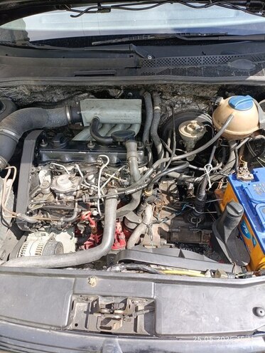 Volkswagen Golf 1993, 390,235 km - 1.9 l - Balakən