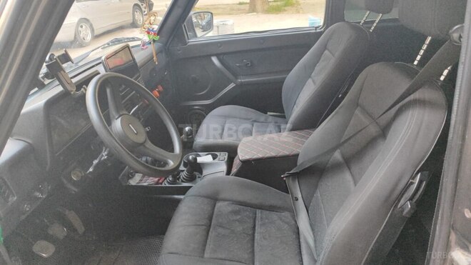 LADA (VAZ) Niva 2014, 160,000 km - 1.7 л - 