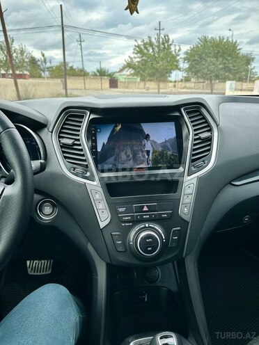 Hyundai Grand Santa Fe-3
