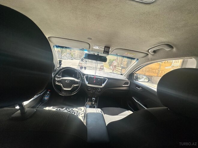 Hyundai Accent 2018, 240,000 km - 1.6 л - Bakı