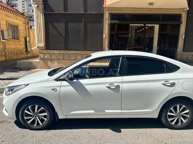 Hyundai Accent 2018, 240,000 km - 1.6 л - Bakı