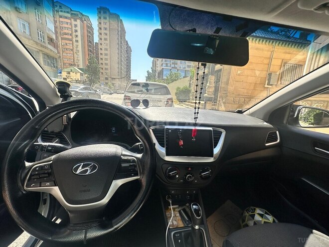 Hyundai Accent 2018, 240,000 km - 1.6 л - Bakı