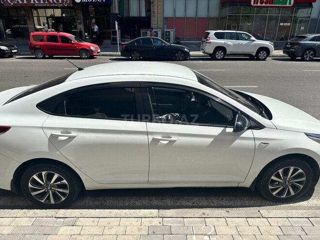 Hyundai Accent 2018, 240,000 km - 1.6 л - Bakı