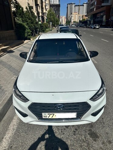 Hyundai Accent 2018, 240,000 km - 1.6 л - Bakı