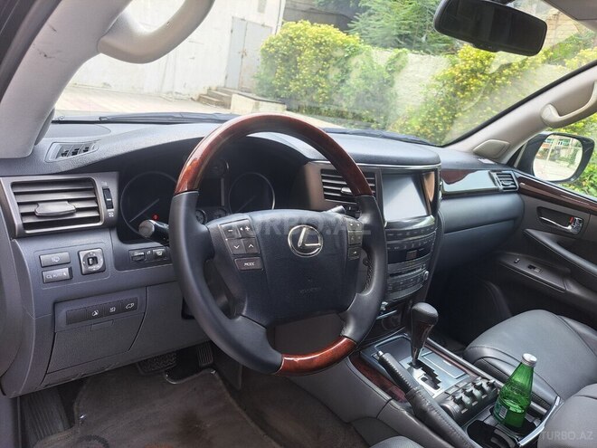 Lexus LX 570-11