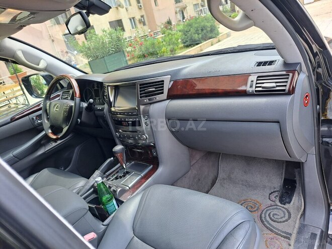 Lexus LX 570-12