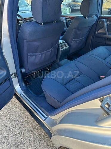 Mercedes E 240 1998, 193,500 km - 2.4 l - Sumqayıt