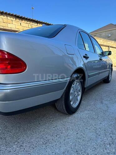 Mercedes E 240 1998, 193,500 km - 2.4 l - Sumqayıt