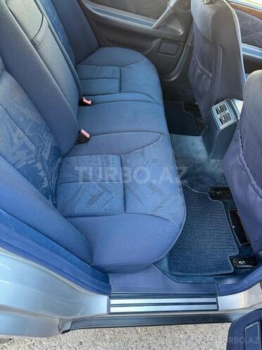 Mercedes E 240 1998, 193,500 km - 2.4 l - Sumqayıt