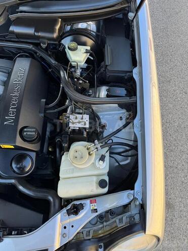Mercedes E 240 1998, 193,500 km - 2.4 l - Sumqayıt