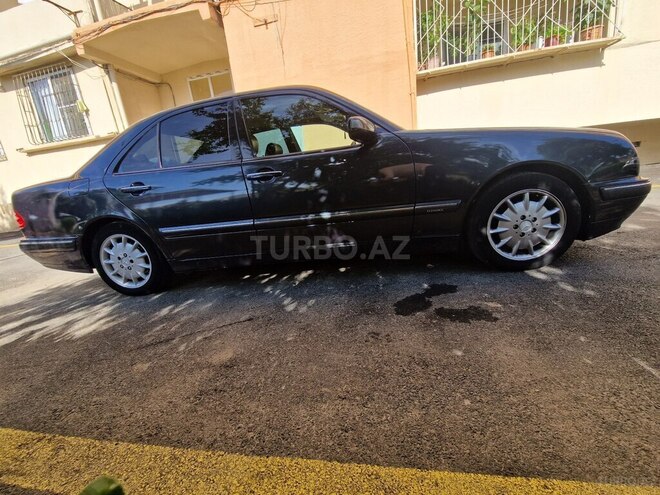 Mercedes E 240-7